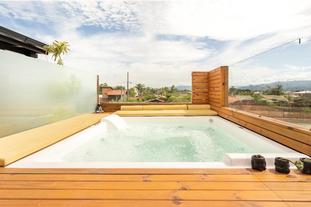 Pousada Container Amarelo Palhoca ภายนอก รูปภาพ